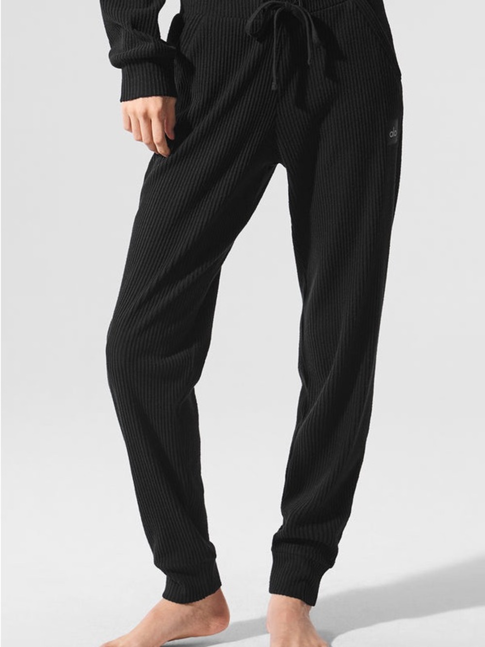 Alo women’s Black Ribbed Jogger Pants